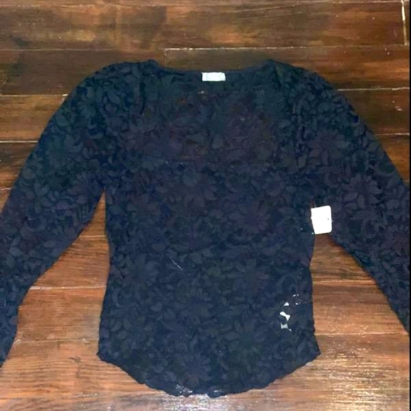 Lacy Scoop Neck - Picture 1 of 3